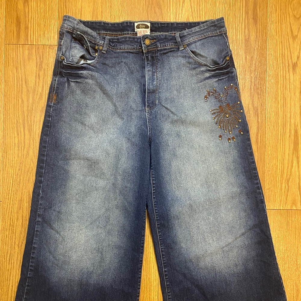 Vintage plus-sized embroidered jeans